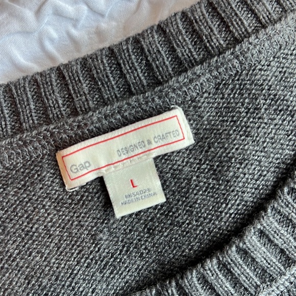 Gap Sweater - Picture 4 of 4